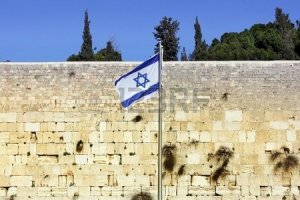 12793498-izraeli-zászlót-a-nyugati-fal,-jeruzsálem,-izrael